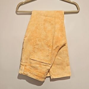 Universal Thread high-rise skinny size 8 29R pale orange yellow jeans